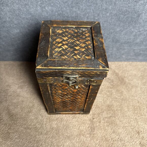 Vintage Wooden Storage Box with Woven Bamboo Panels and Hinged Lid With Latch - Picture 2 of 13